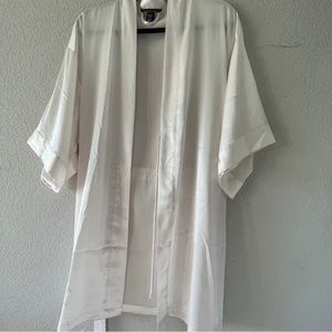 Victoria Secret Women's XS/S satin robe Pale Pink